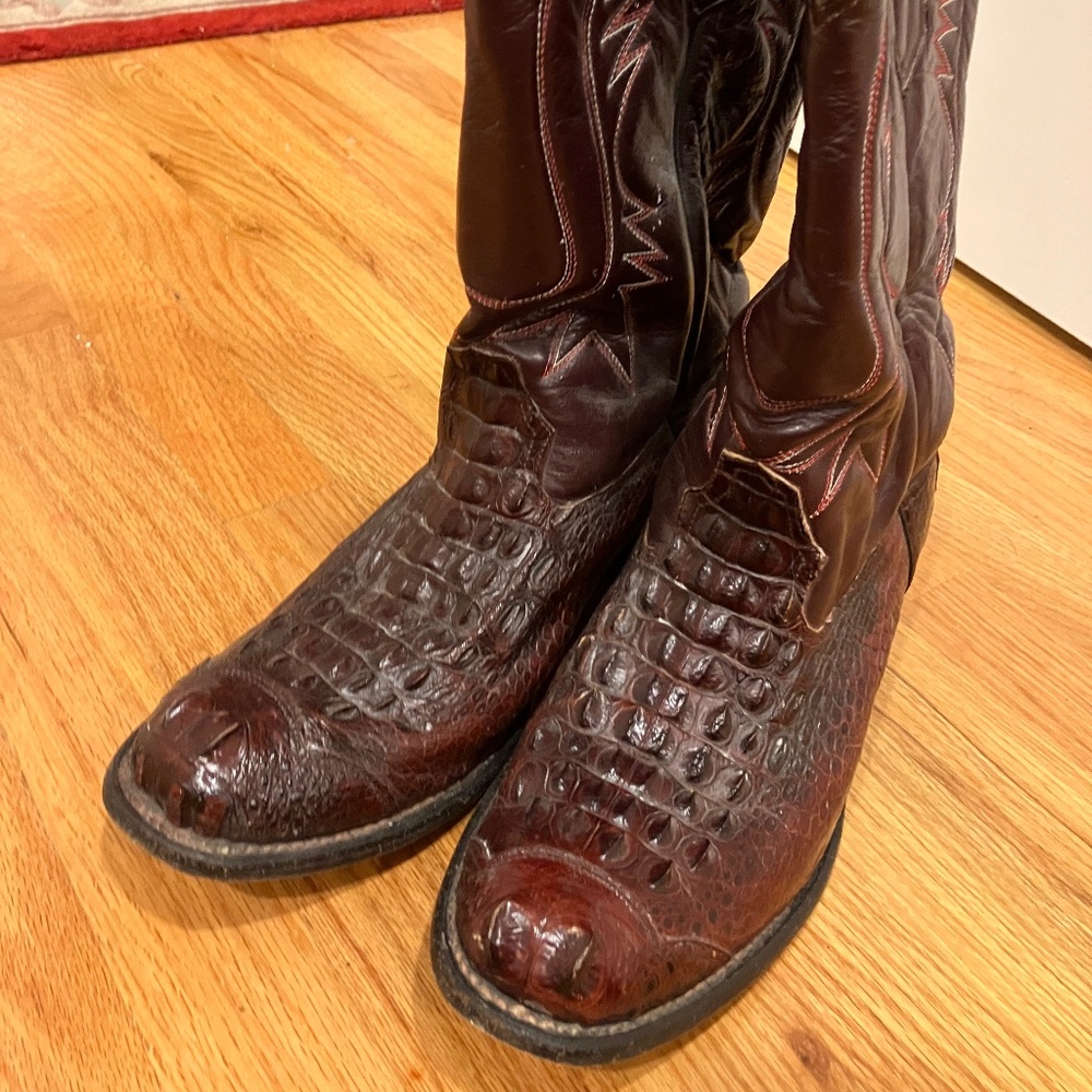 Unlabeled Gator Skin Boots